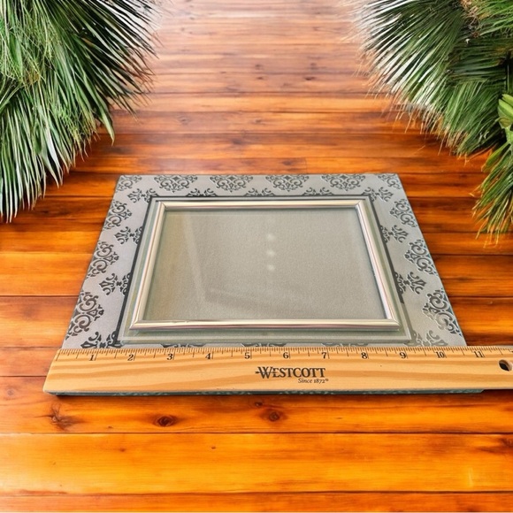 LENOX Newport Galerie 5x7 Picture Frame – Silver & Frosted Glass Design - Picture 7 of 8